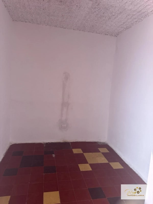 Venta de propiedad grande San Pedrito zona 5 - 5