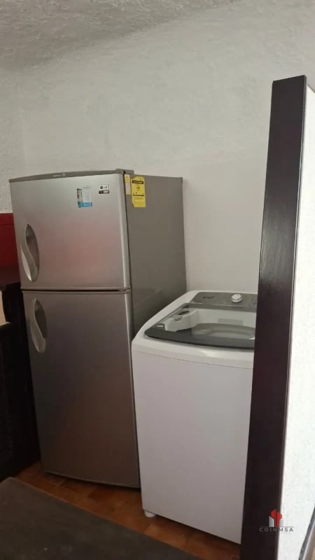 Apartamento semi-amueblado en Renta zona 10 - 7