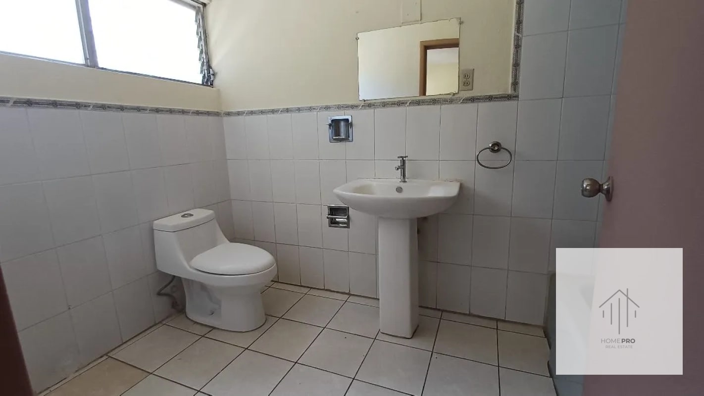 Casa Comercial en Renta en Zona 15 - 2
