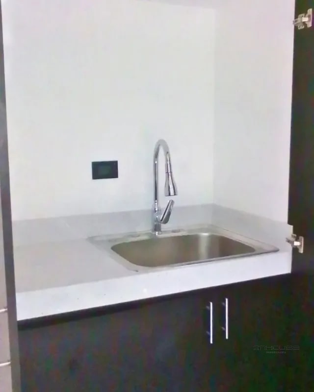 CLINICA EN RENTA ZONA 10 RENOVATI - 4