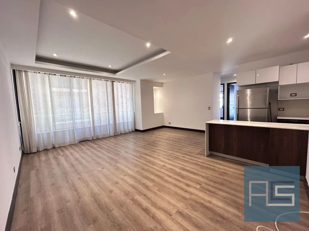 Amplio apartamento en renta de 2 hab en zona 10 - 17
