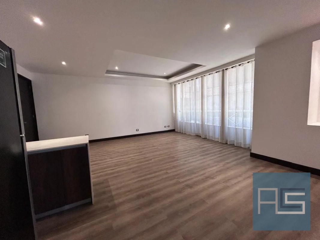 Amplio apartamento en renta de 2 hab en zona 10 - 1