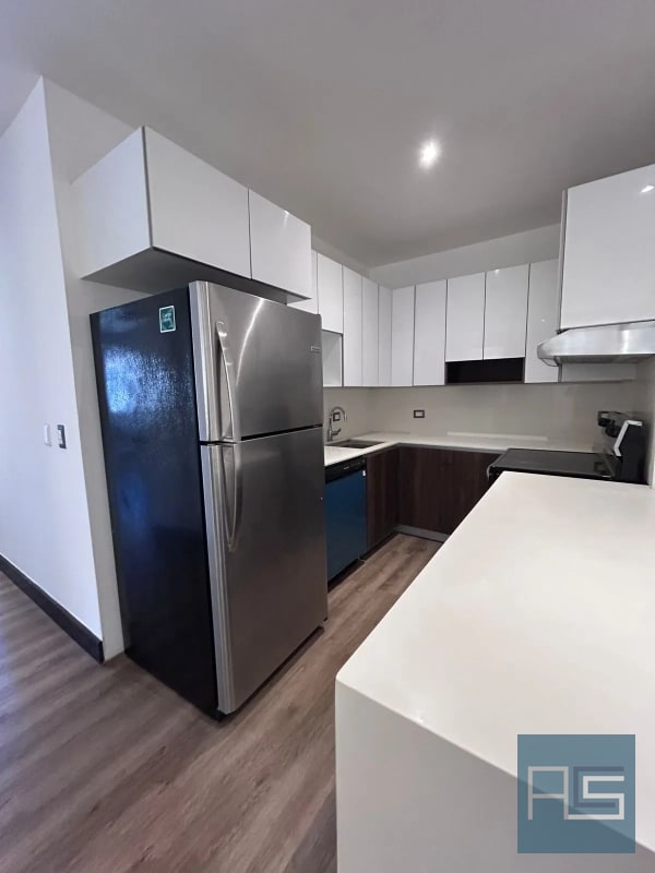 Amplio apartamento en renta de 2 hab en zona 10 - 5