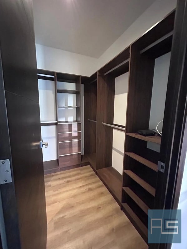 Amplio apartamento en renta de 2 hab en zona 10 - 9