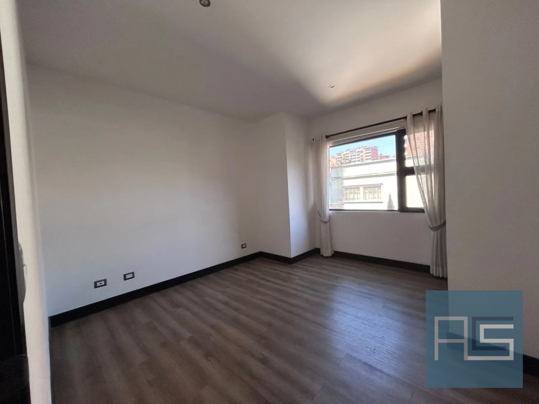 Amplio apartamento en renta de 2 hab en zona 10 - 11