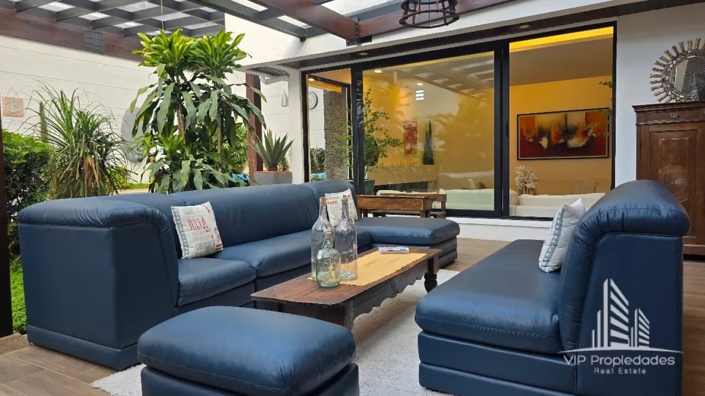 Casa en venta en zona 15, VHI - 10