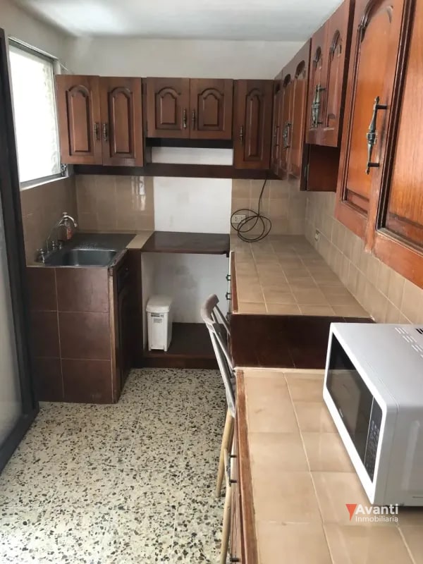ALQUILER CASA EN ZONA 10, PARA VIVIENDA U OFICINA - 2