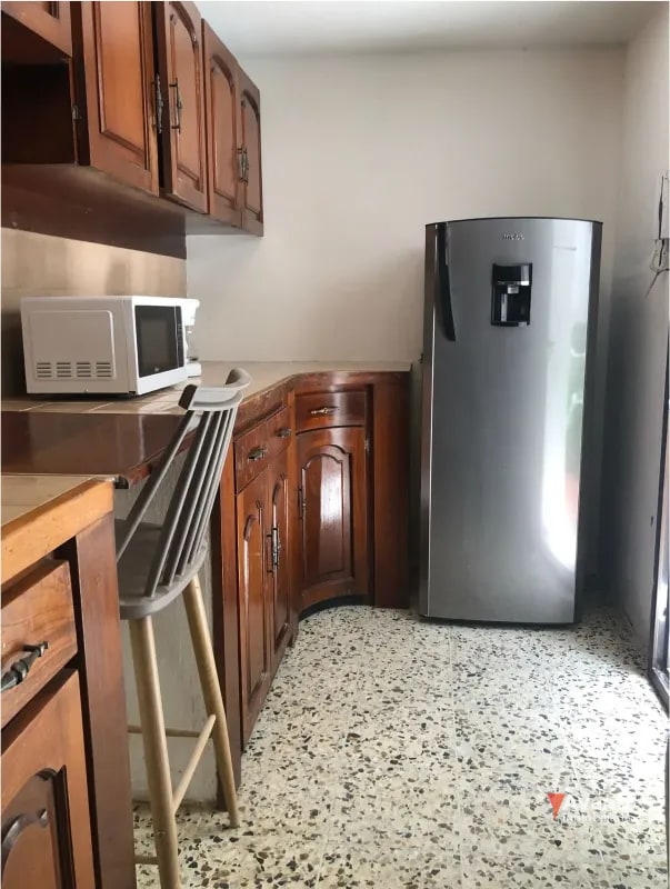 ALQUILER CASA EN ZONA 10, PARA VIVIENDA U OFICINA - 1