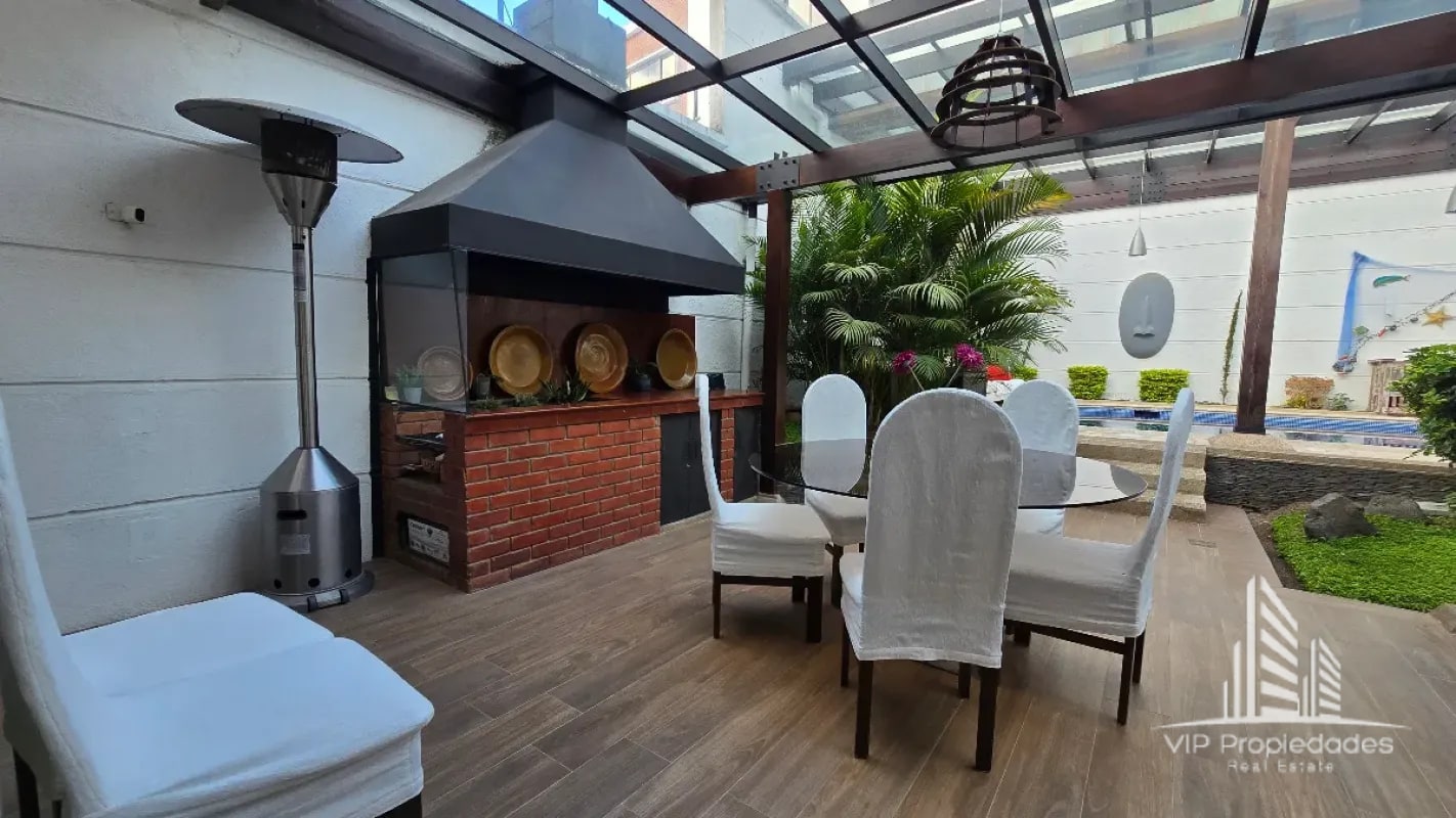 Casa en venta en zona 15, VHI - 11