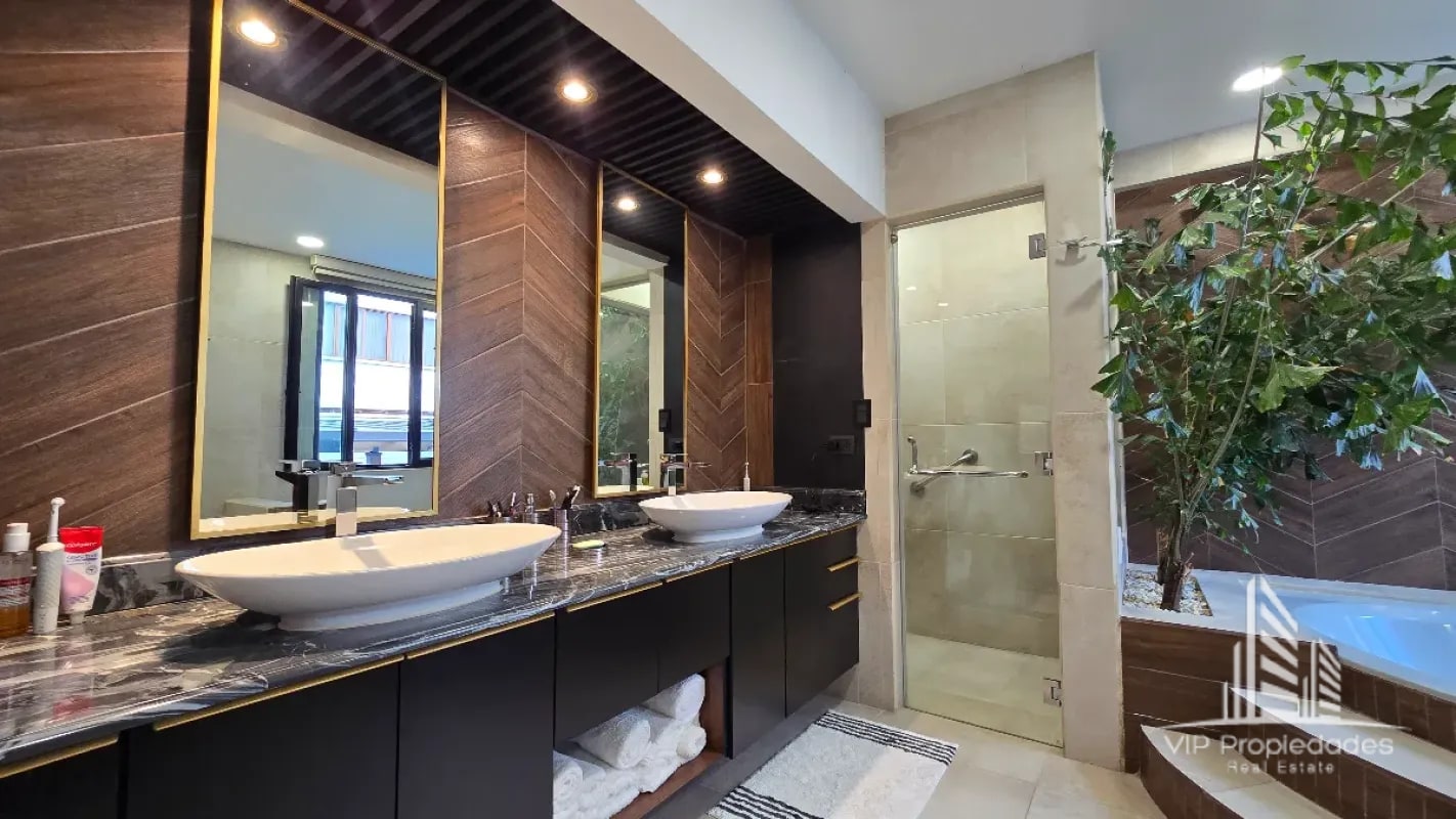 Casa en venta en zona 15, VHI - 6