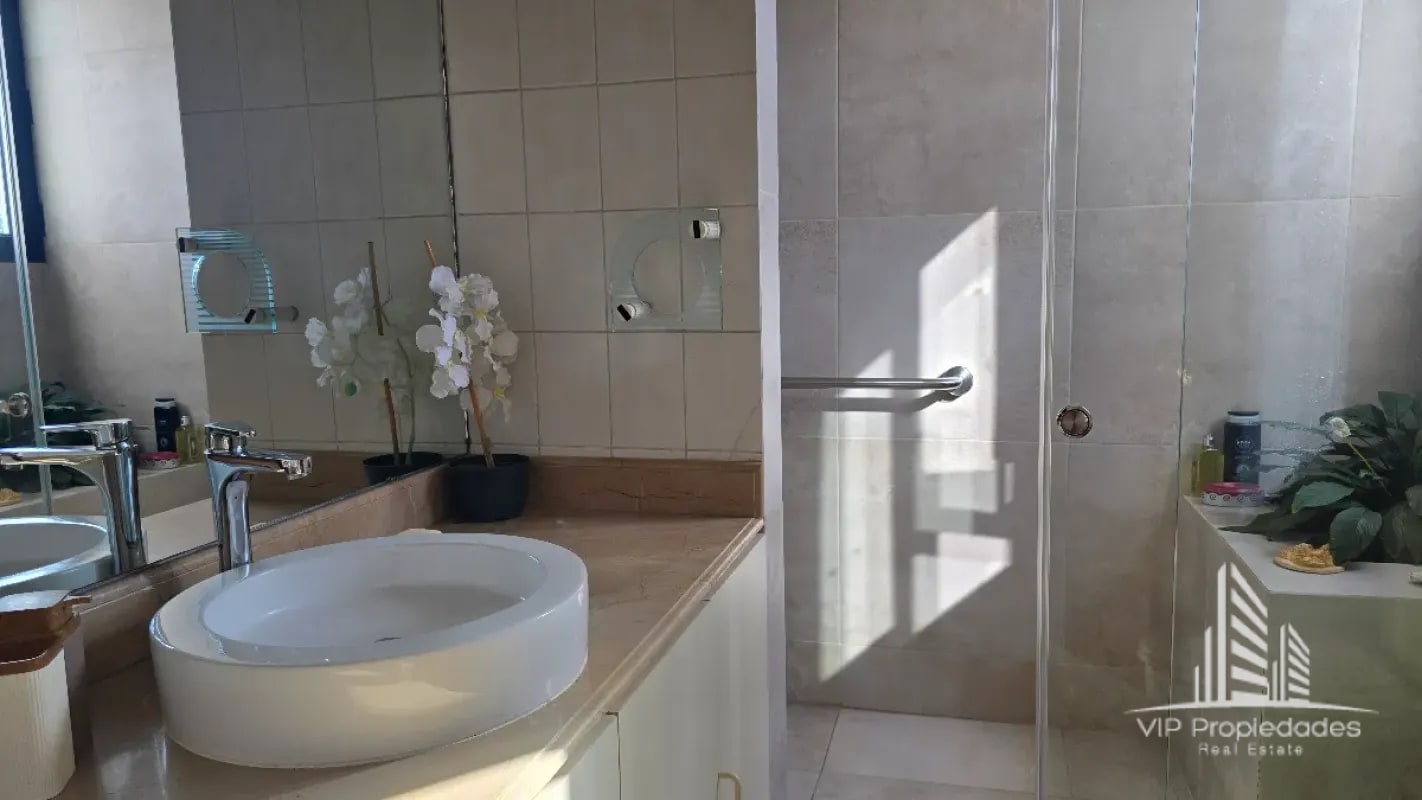 Casa en venta en zona 15, VHI - 4