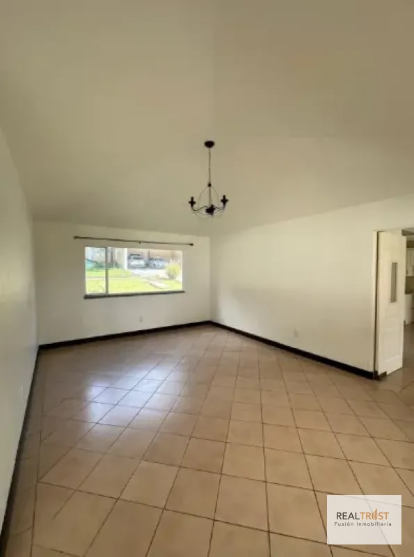 Casa en Alquiler Casa en Alquiler Condominio Villas del Campo km 13 - 12