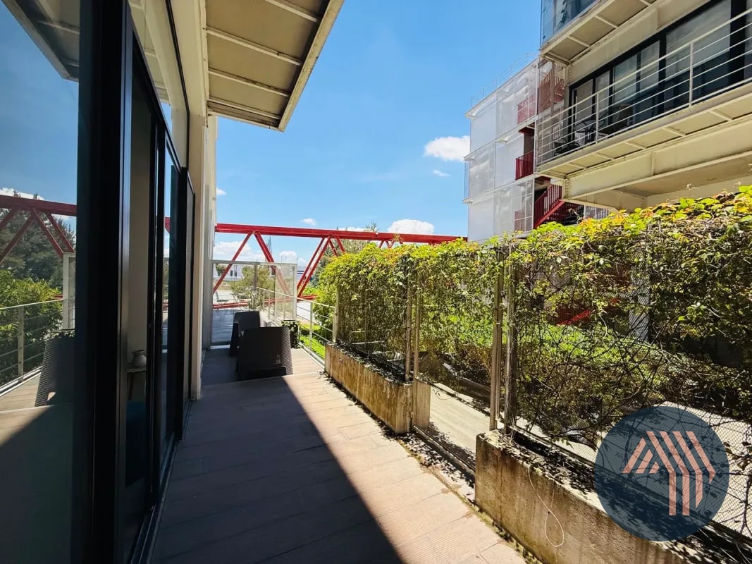 VENTA DE MODERNO APARTAMENTO DE PRIMER NIVEL - SHIFT CAYALÁ, ZONA 16 - 7