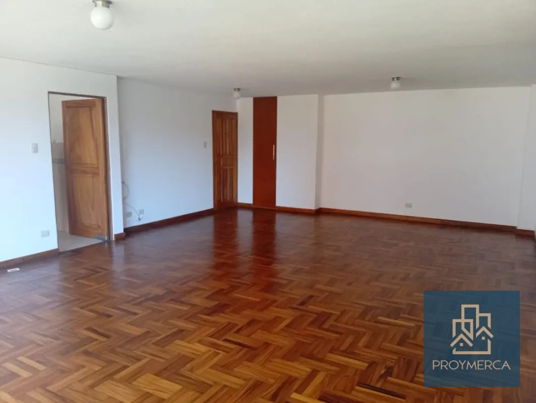 Apartamento en Alquiler, Edificio Vista Real, Zona 10 - 13