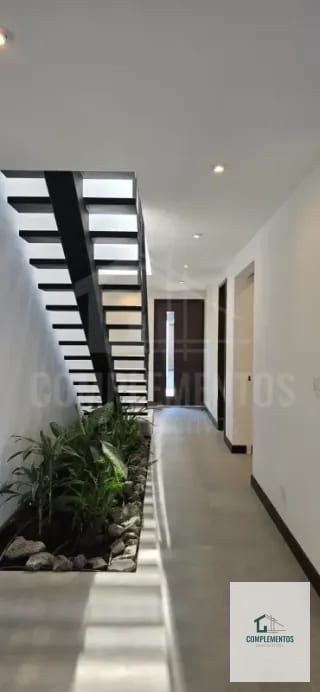 Molie, Casa en Renta Zona 10 — Casa en Alquiler en Zona 10, Guatemala, Ciudad — miniatura 8 de 11