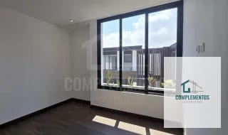 Molie, Casa en Renta Zona 10 — Casa en Alquiler en Zona 10, Guatemala, Ciudad — miniatura 5 de 11