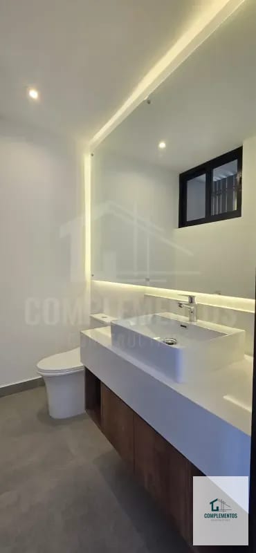 Molie, Casa en Renta Zona 10 — Casa en Alquiler en Zona 10, Guatemala, Ciudad — foto 3 de 11