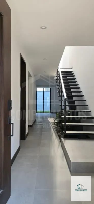 Molie, Casa en Renta Zona 10 — Casa en Alquiler en Zona 10, Guatemala, Ciudad — foto 2 de 11