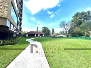 VENDO AMPLIO APARTAMENTO EN PRIMER NIVEL ZONA 10 (copia) — Apartamento en Venta en Milenia, Zona 10, Guatemala, Ciudad — miniatura 1 de 8
