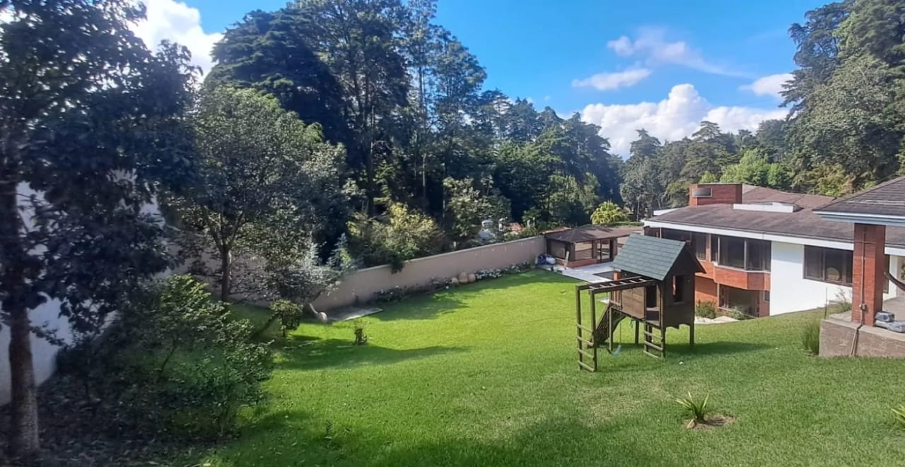 VENDO CASA CON PISCINA, SAUNA, JACUZZI, KM.18.7 CAES (copia) — Casa en Venta en Condominio La Mirage, Carretera a El Salvador, Guatemala, Ciudad — foto 11 de 11