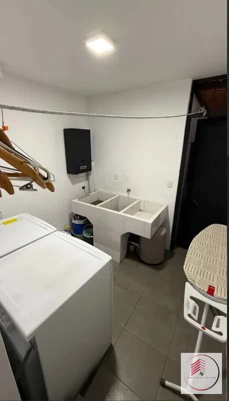 ALQUILER DE CASA EN ZONA 15 REMODELADA DE 268 M² - 4