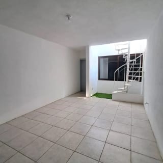 VENDO AMPLIA CASA CON APARTAMENTO, LOS MANANTIALES (copia) — Casa en Venta en Carretera a El Salvador, Guatemala, Ciudad — miniatura 7 de 17