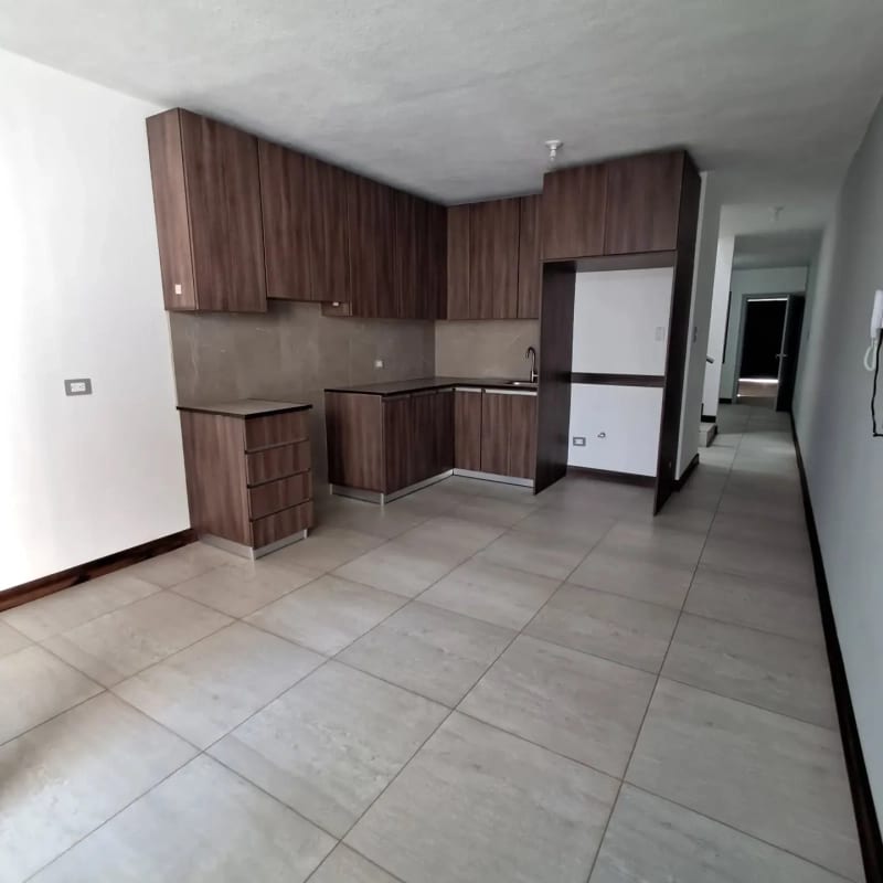 VENDO AMPLIA CASA CON APARTAMENTO, LOS MANANTIALES (copia) — Casa en Venta en Carretera a El Salvador, Guatemala, Ciudad — foto 3 de 17