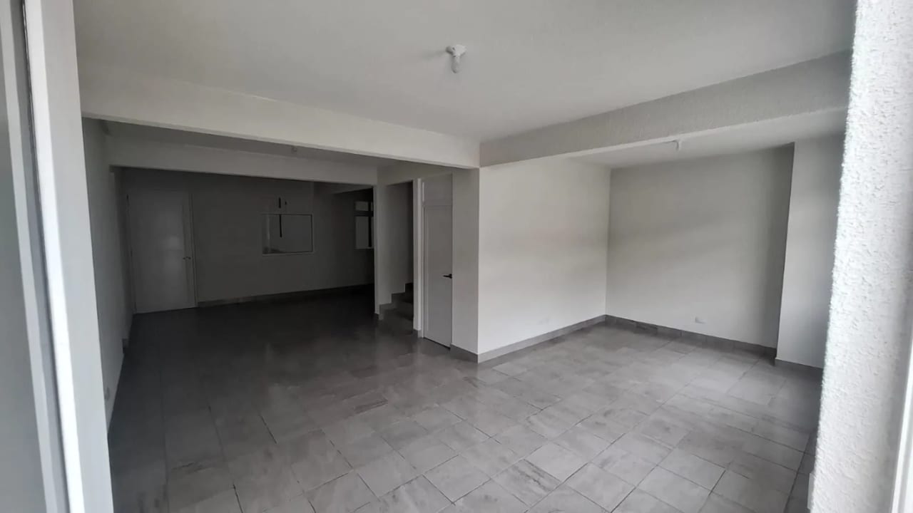 ALQUILO OFIBODEGA EN AMATITLAN - PARQUE INDUSTRIAL DISTRIPARK (copia) — Bodega / Ofibodega en Alquiler en Amatitlán, Guatemala, Ciudad — foto 4 de 5