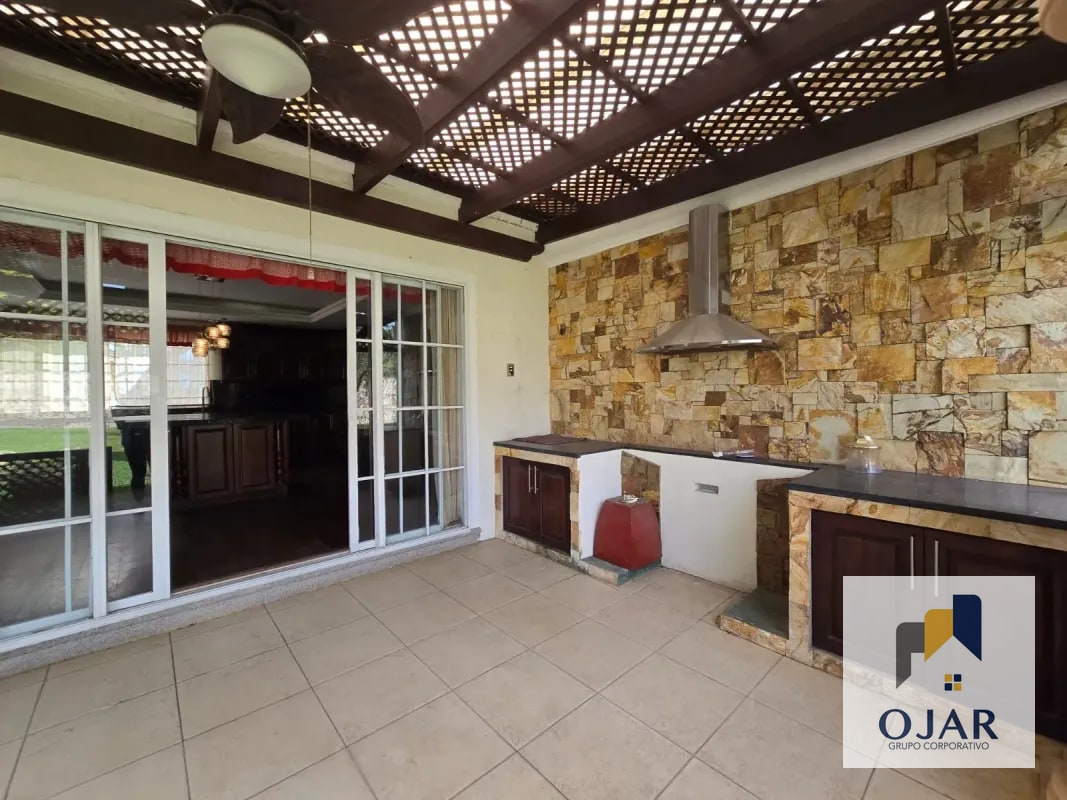 CASA DE UN NIVEL EN VENTA EN COND. CASA Y CAMPO, KM 23.5 CES - 8
