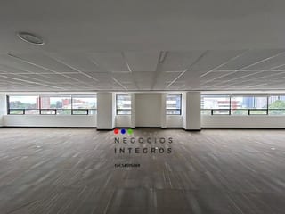 ALQUILO AMPLIA OFICINA EN ZONA 10  (copia) — Oficina en Alquiler en Centro Empresarial, Zona 10, Guatemala, Ciudad — miniatura 1 de 10
