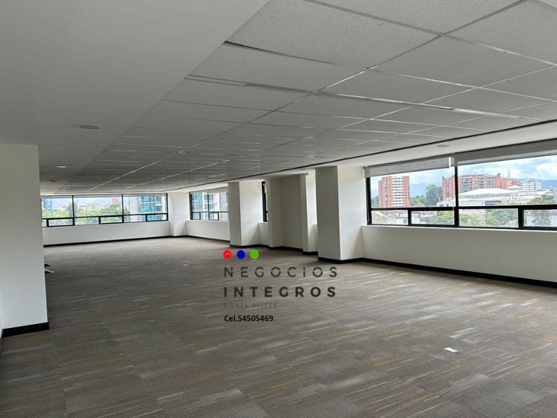 ALQUILO AMPLIA OFICINA EN ZONA 10  (copia) — Oficina en Alquiler en Centro Empresarial, Zona 10, Guatemala, Ciudad — foto 9 de 10