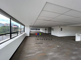 ALQUILO AMPLIA OFICINA EN ZONA 10  (copia) — Oficina en Alquiler en Centro Empresarial, Zona 10, Guatemala, Ciudad — miniatura 4 de 10