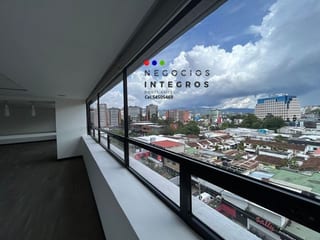 ALQUILO AMPLIA OFICINA EN ZONA 10  (copia) — Oficina en Alquiler en Centro Empresarial, Zona 10, Guatemala, Ciudad — miniatura 8 de 10