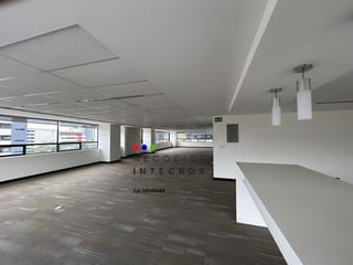 ALQUILO AMPLIA OFICINA EN ZONA 10  (copia) — Oficina en Alquiler en Centro Empresarial, Zona 10, Guatemala, Ciudad — miniatura 6 de 10