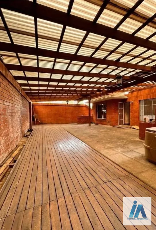 CASA EN ALQUILER📍 Altos de San Lázaro, Zona 15 - 3