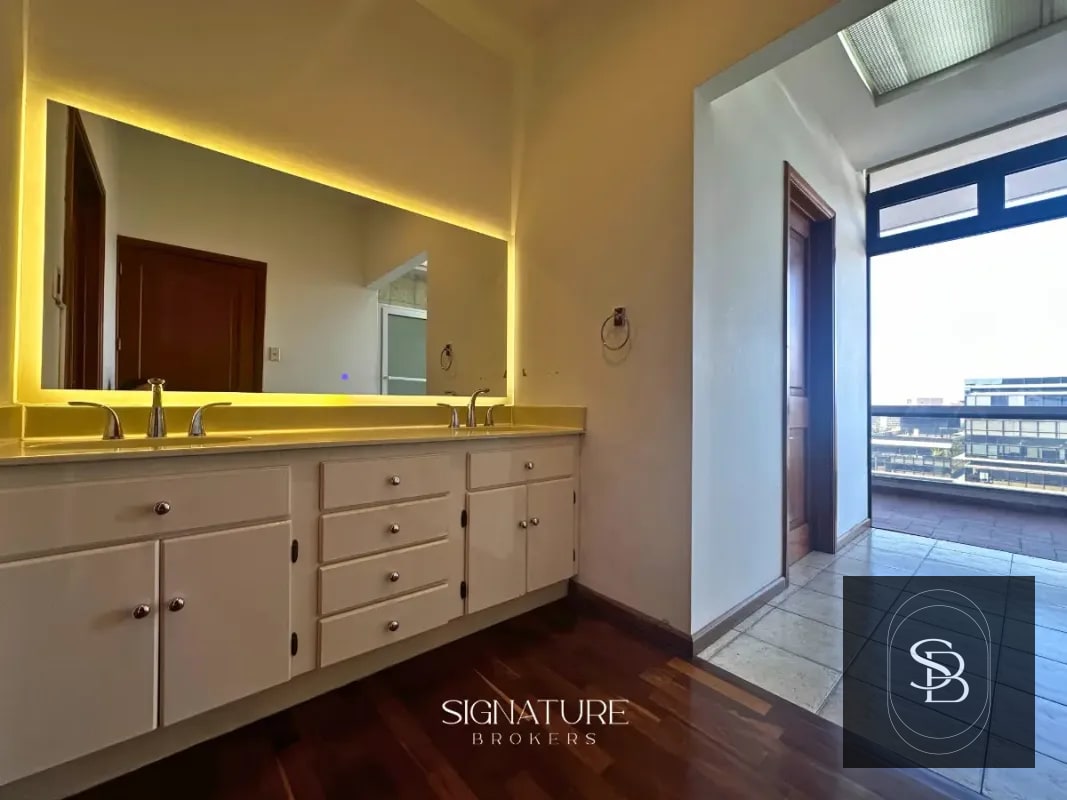 Apartamento en Renta – Edificio Tiffany I, Zona 10 - 3