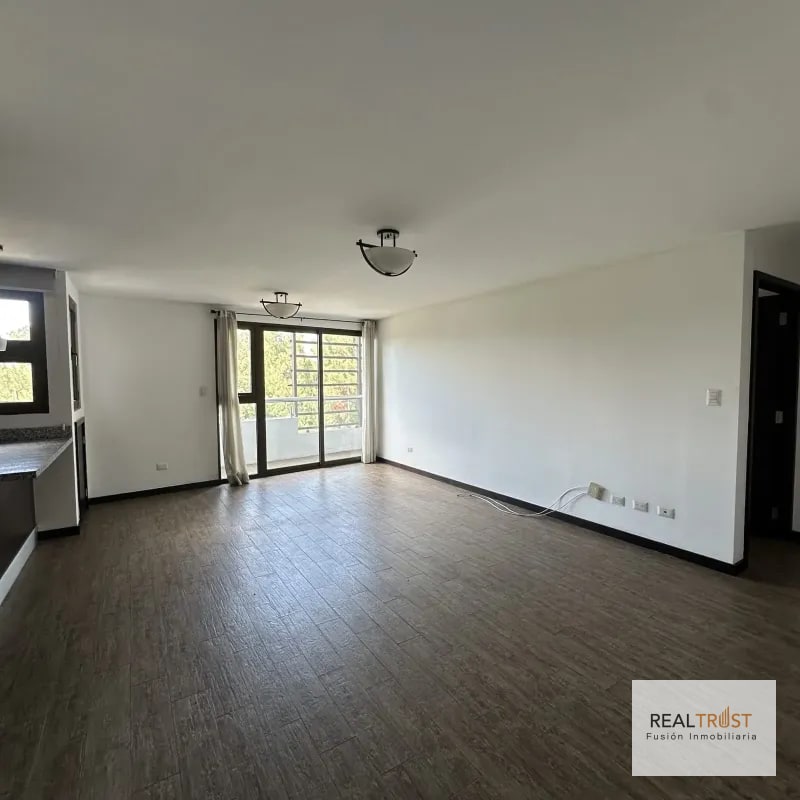 RENTO AMPLIO APARTAMENTO ZONA 15 - 9