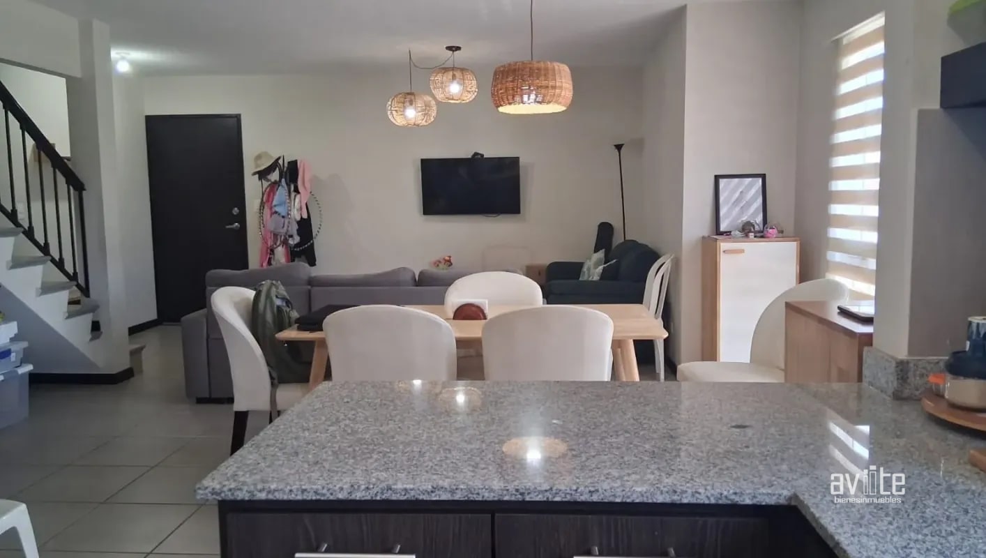 Condado Naranjo en Alameda Norte, Coruña. Q1,750,000 negociables. - 3