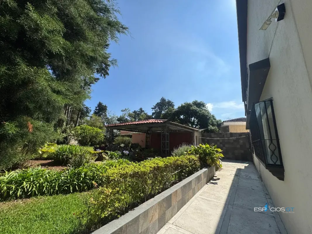 CASA EN VENTA EL SOCORRO CARRETERA A EL SALVADOR, KM. 12.7 - 12