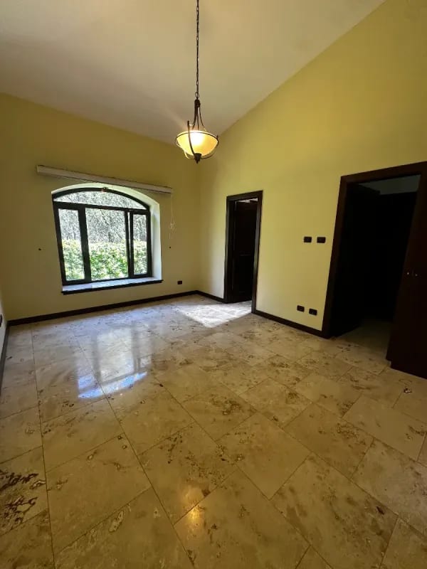 AMPLIA Y ELEGANTE CASA DE UN NIVEL EN VENTA | SANTA CATARINA PINULA   "Condominio Las Tinajas" — Casa en Venta en Las Tinajas, Santa Catarina Pinula, Guatemala, Ciudad — foto 11 de 13