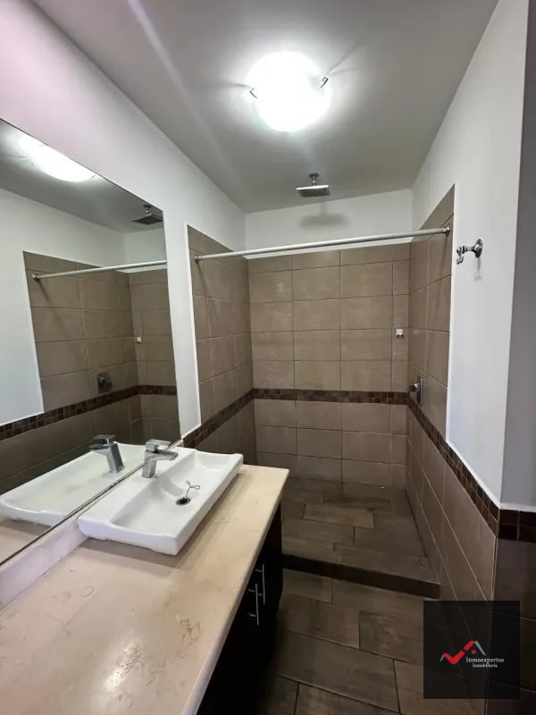 APARTAMENTO EN RENTA EN ZONA 10, EDIFICIO VERONA - 6