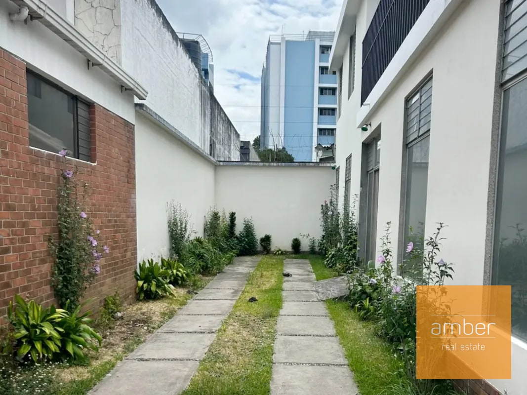 Casa para oficinas en zona 10 - 1