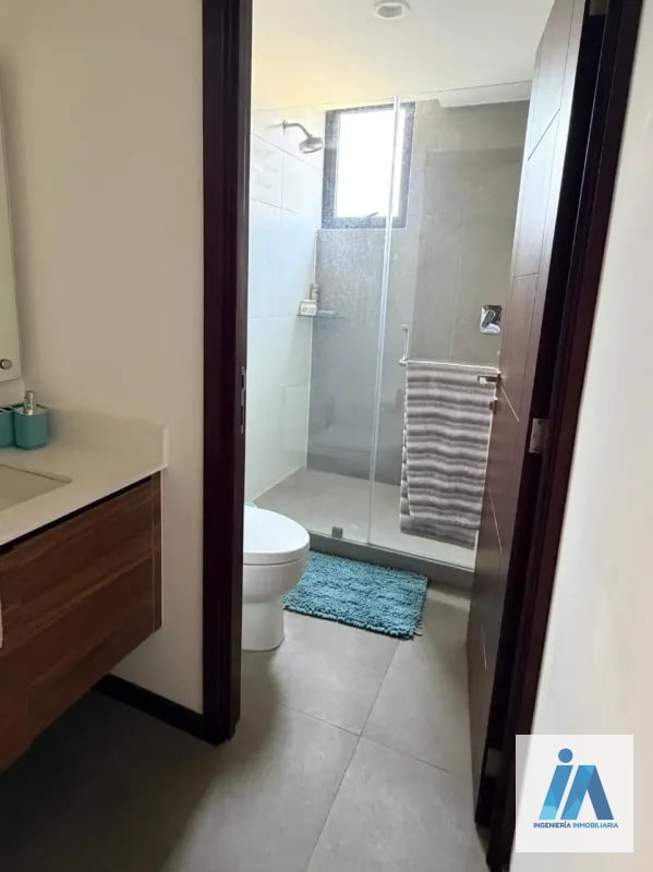 APARTAMENTO AMUEBLADO EN ALQUILER 📍 Reserva 5ta Avenida, Zona 14 - 4
