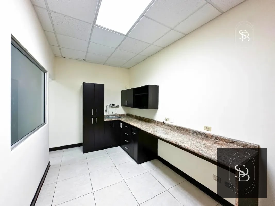 Oficina en renta – Zona Pradera, Torre 3, Blvd. Los Próceres Zona 10 - 1