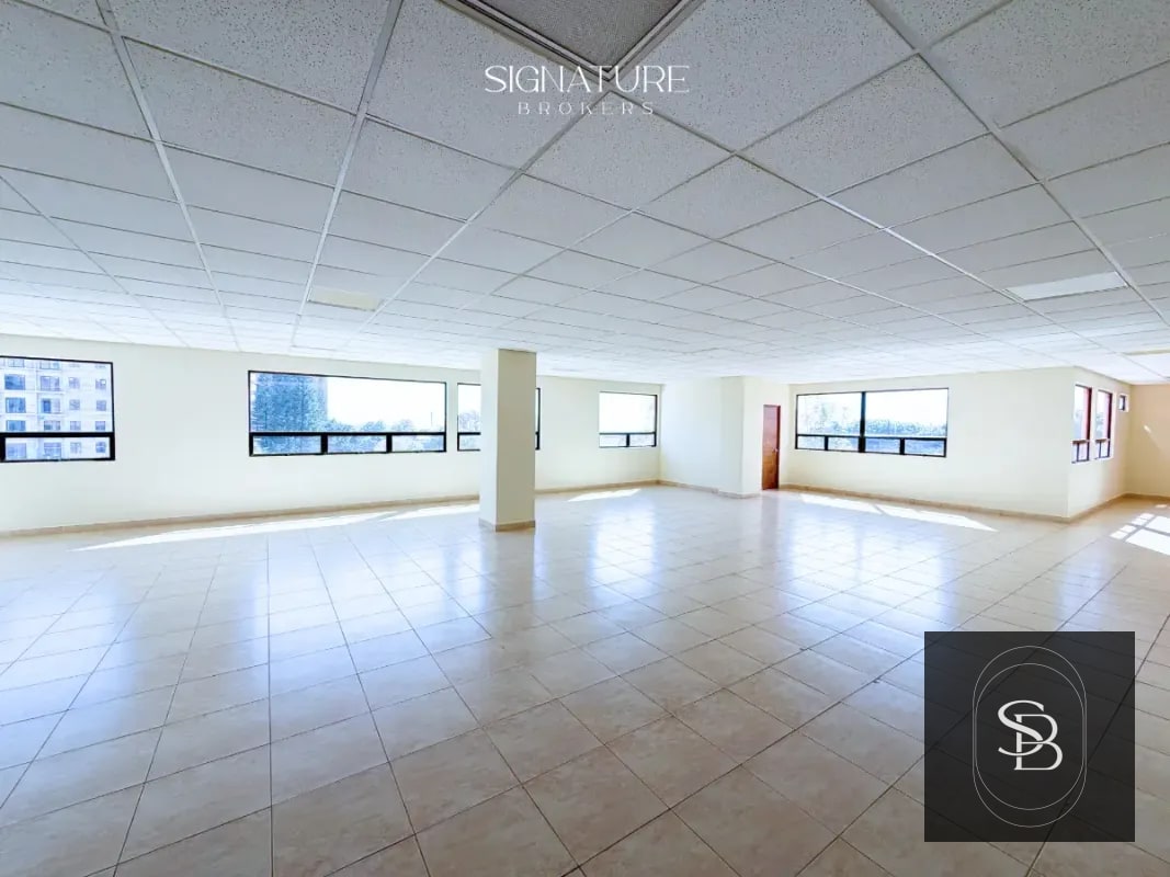 Oficina en renta – Edificio Condesa II, 23 Calle Z.13 - 6