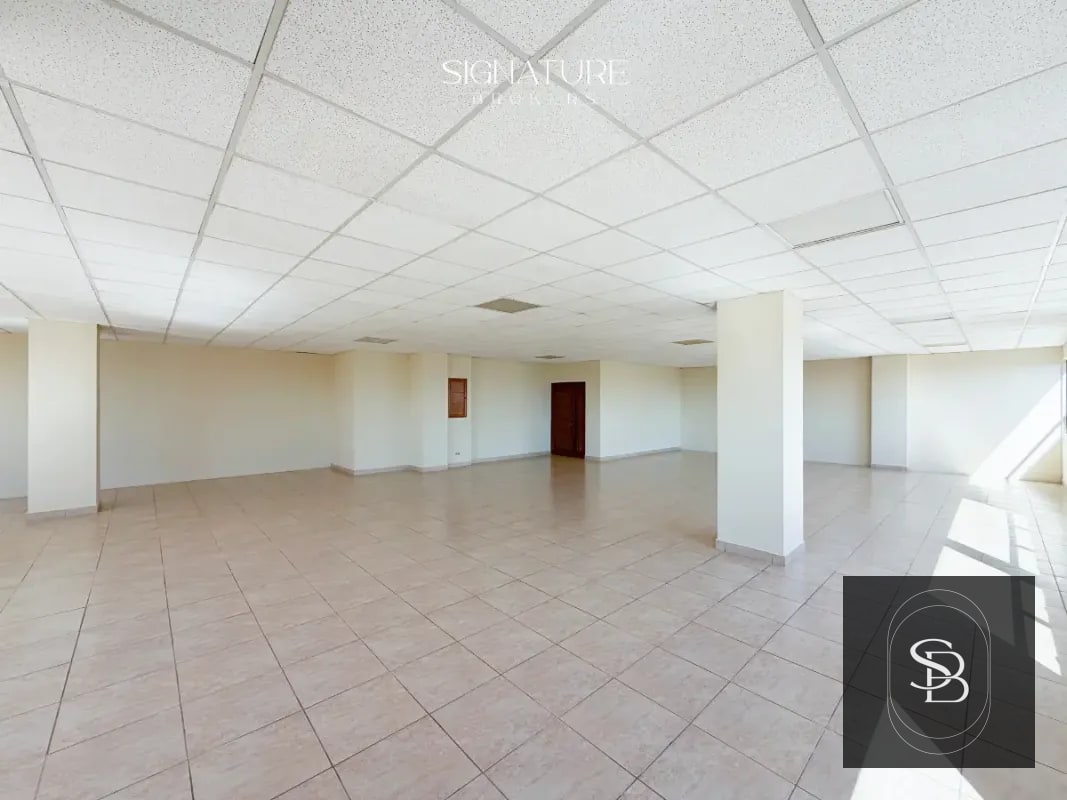 Oficina en renta – Edificio Condesa II, 23 Calle Z.13 - 5