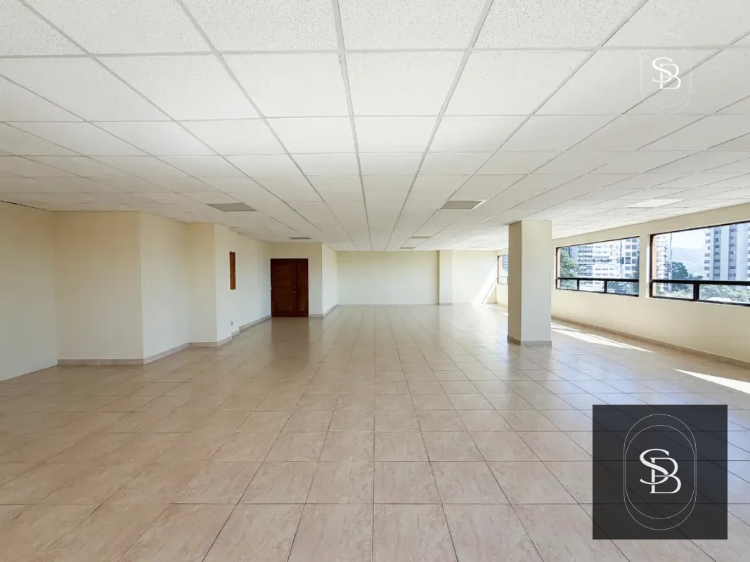Oficina en renta – Edificio Condesa II, 23 Calle Z.13 - 3