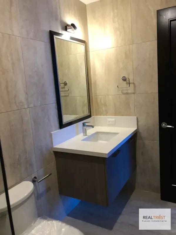 En renta apartamento amueblado en el Edificio Santa Ines: — Apartamento en Alquiler en Santa Inés, Zona 14, Guatemala, Ciudad — foto 8 de 17