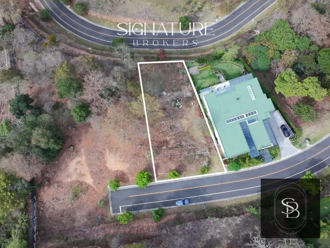 Terreno en Venta - Pulte Golf, Zona 16 - 5