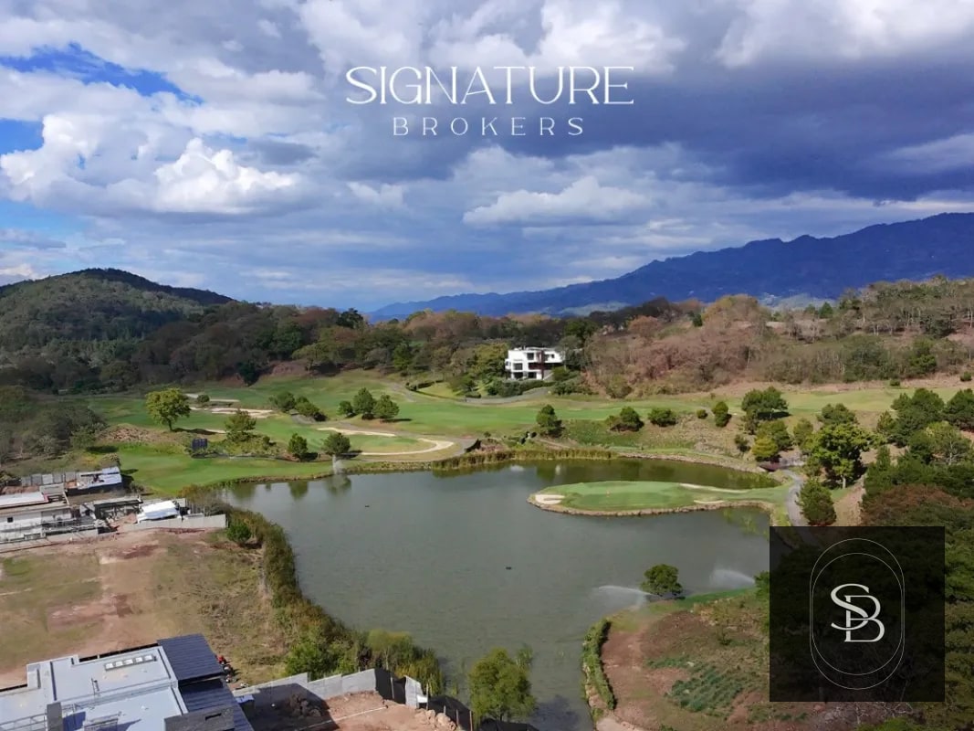 Terreno en Venta - Pulte Golf, Zona 16 - 2